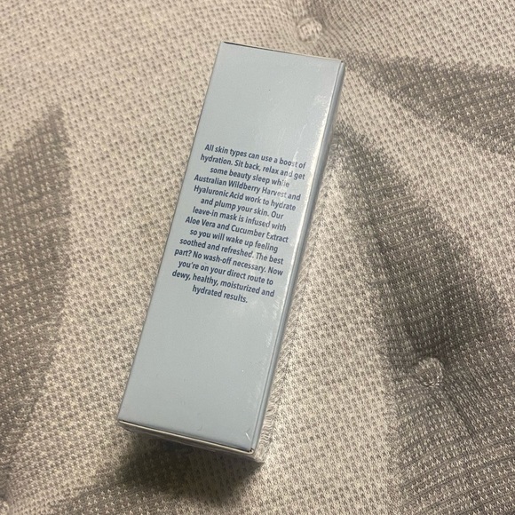 Flight Mode Hydration Mask - Picture 3 of 5